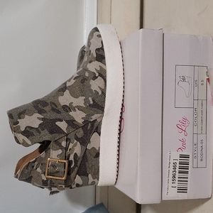 Pink Lily Kacy Camo Sneaker Wedge, size 6.5. New with box